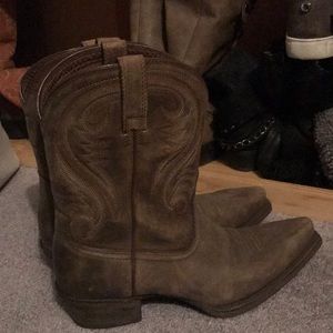 ARIAT COWBOY BOOTS